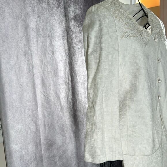 Kasper White suit vintage button top & skirt lined pearl buttons Small Retro Y2K - Picture 10 of 16